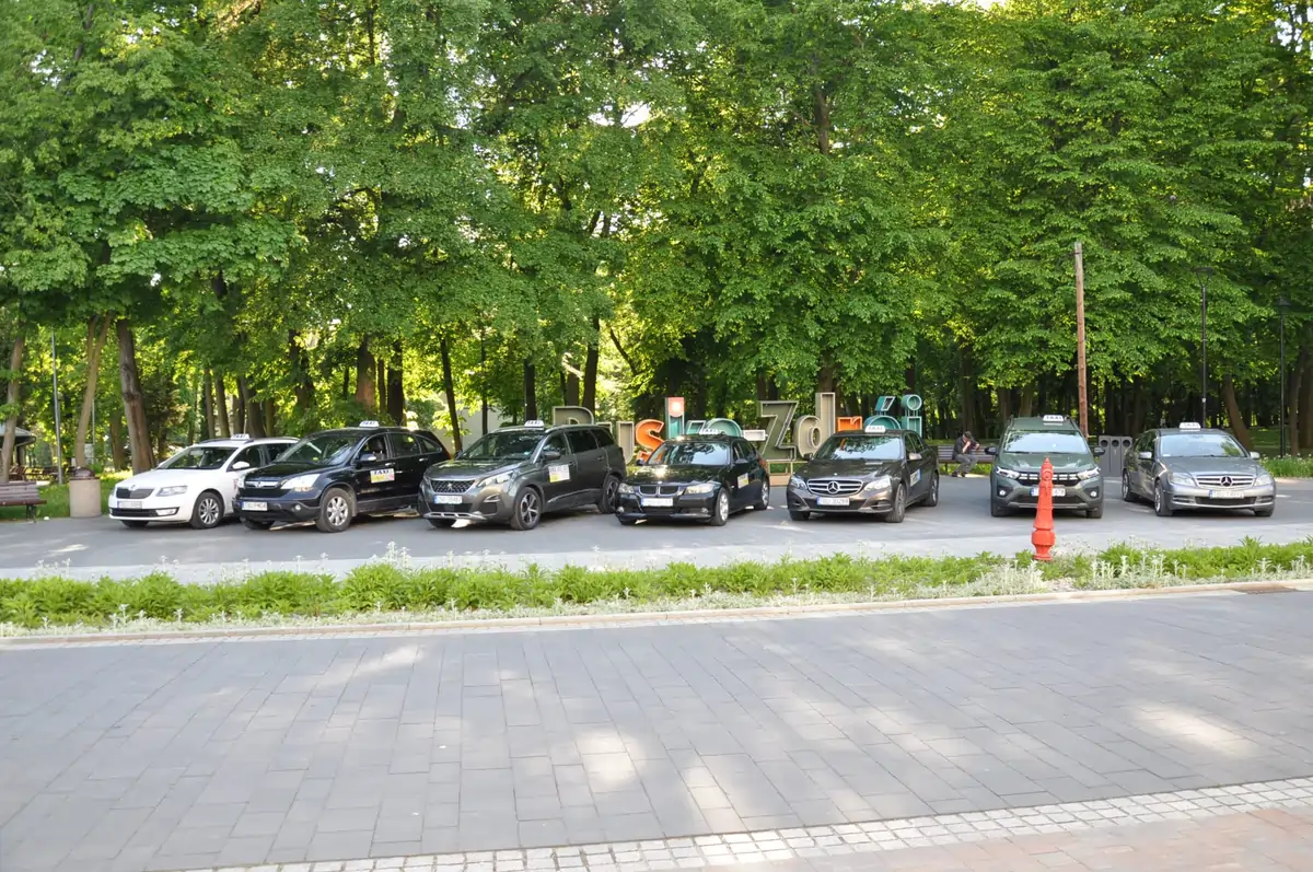 Taksówka Tele-Taxi – oznaczenia firmowe